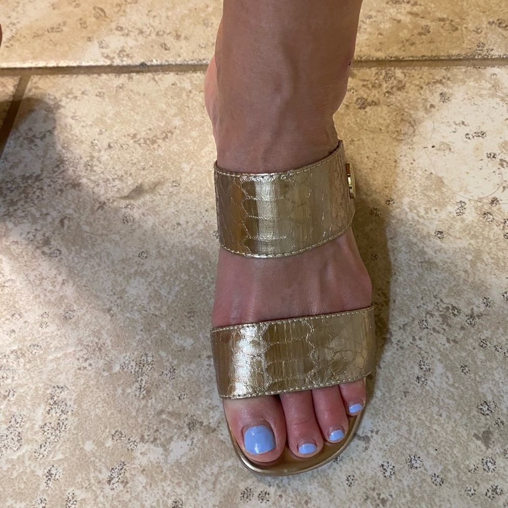 Gorgeous Gold Anne Klein Heels!